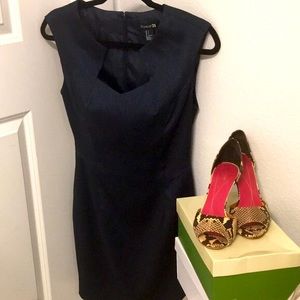 ✨ Moving sale 🚗- Gorgeous F21 dark blue chambray dress, Size S